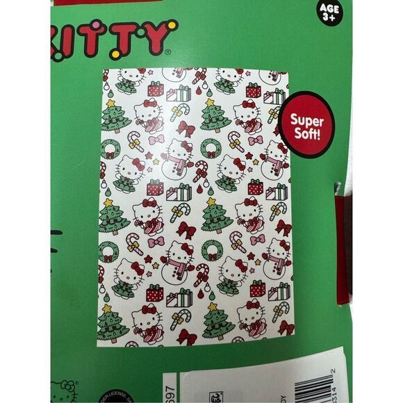 NWT Hello Kitty White Christmas Oversized Plush Throw Blanket - Picture 3 of 4